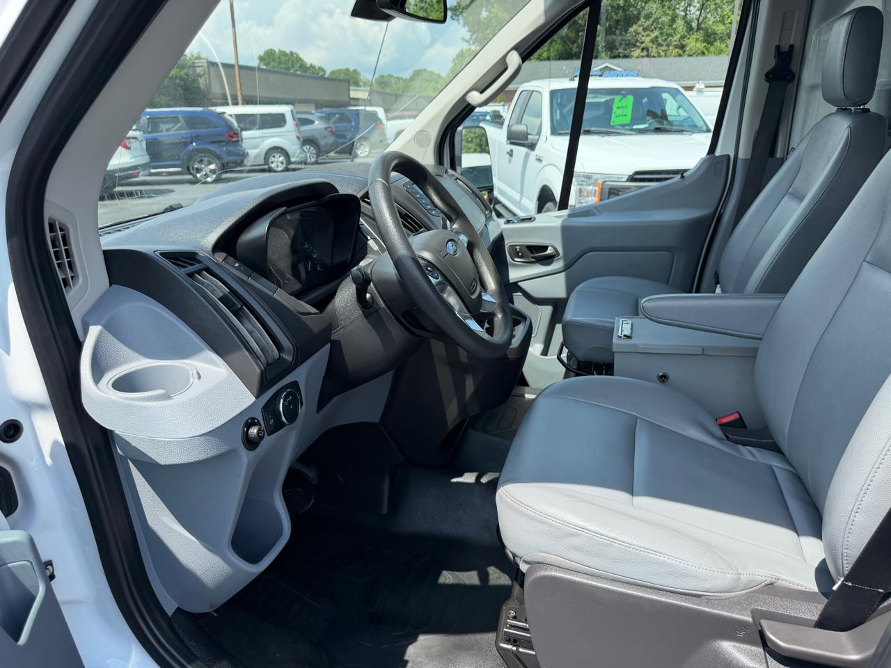 Ford Transit Van T-250 148" Med Rf 9000 GVWR Sliding RH Dr 2019
