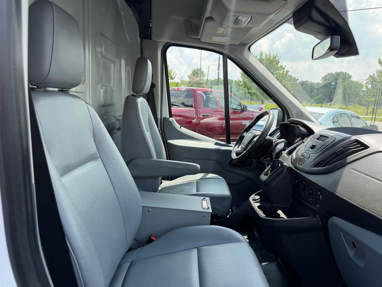 Ford Transit Van T-250 148" Med Rf 9000 GVWR Sliding RH Dr 2019
