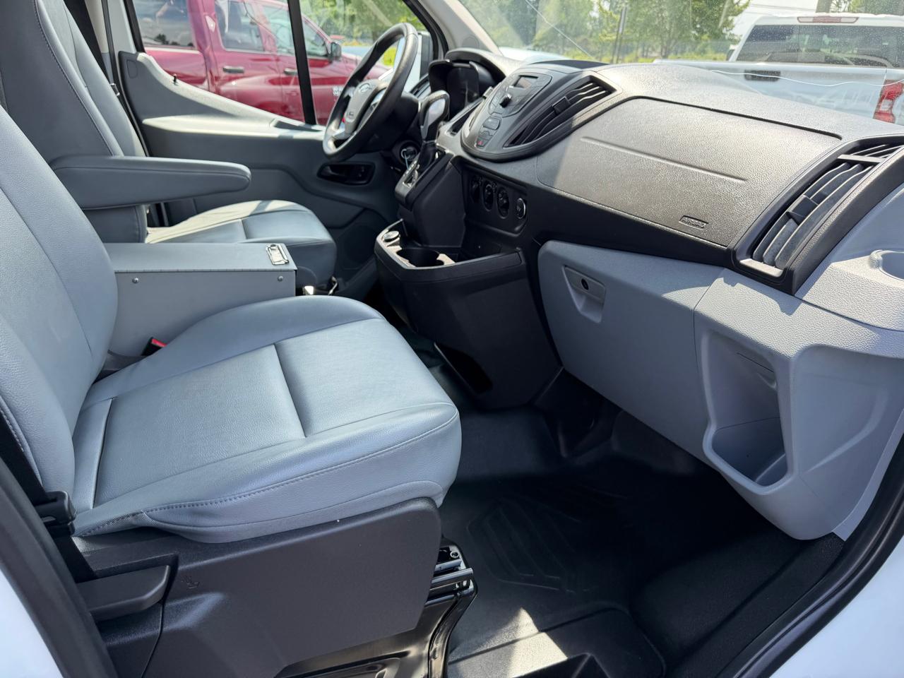 Ford Transit Van T-250 148" Med Rf 9000 GVWR Sliding RH Dr 2019