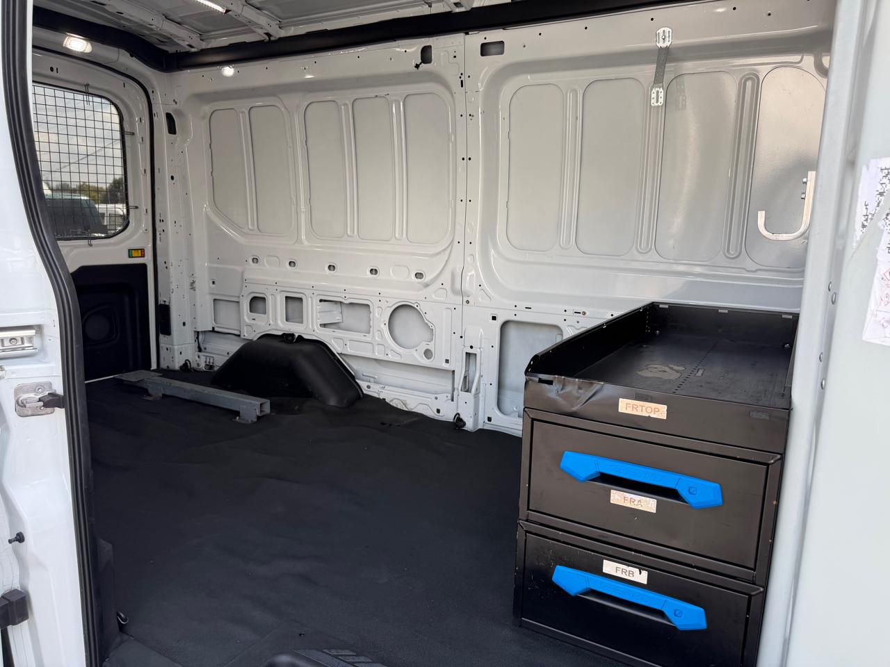 Ford Transit Van T-250 148" Med Rf 9000 GVWR Sliding RH Dr 2019