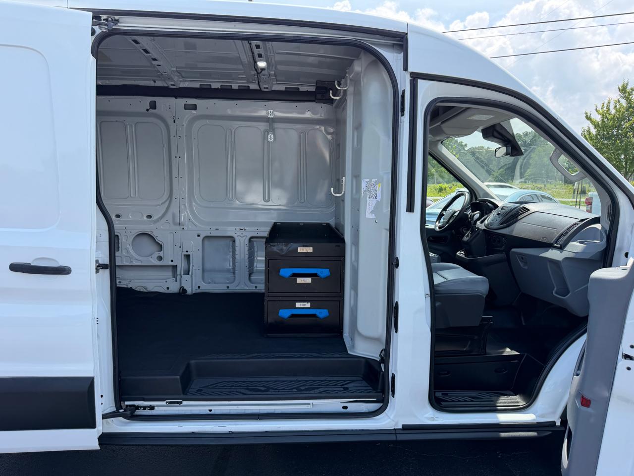 Ford Transit Van T-250 148" Med Rf 9000 GVWR Sliding RH Dr 2019