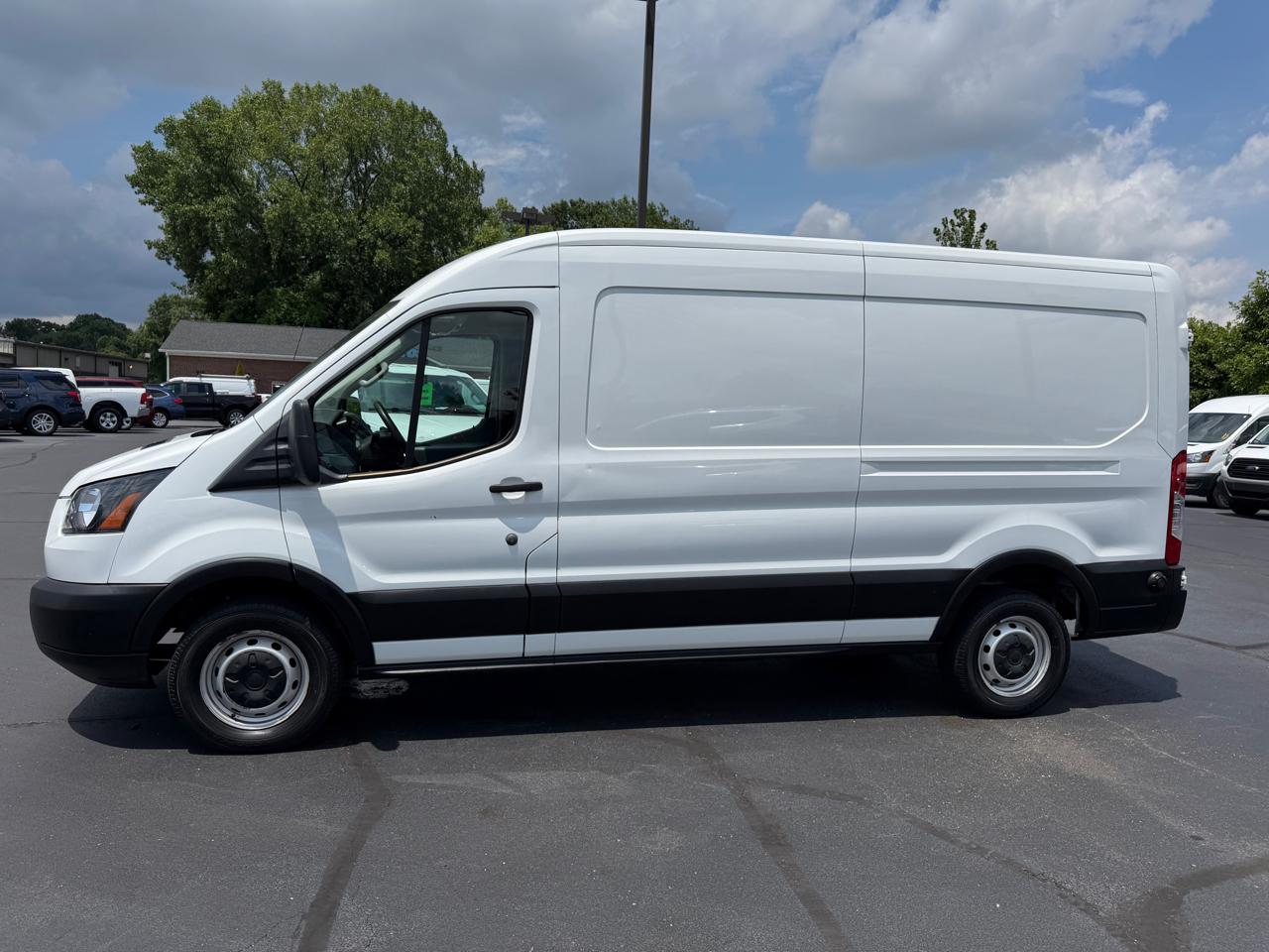Ford Transit Van T-250 148" Med Rf 9000 GVWR Sliding RH Dr 2019