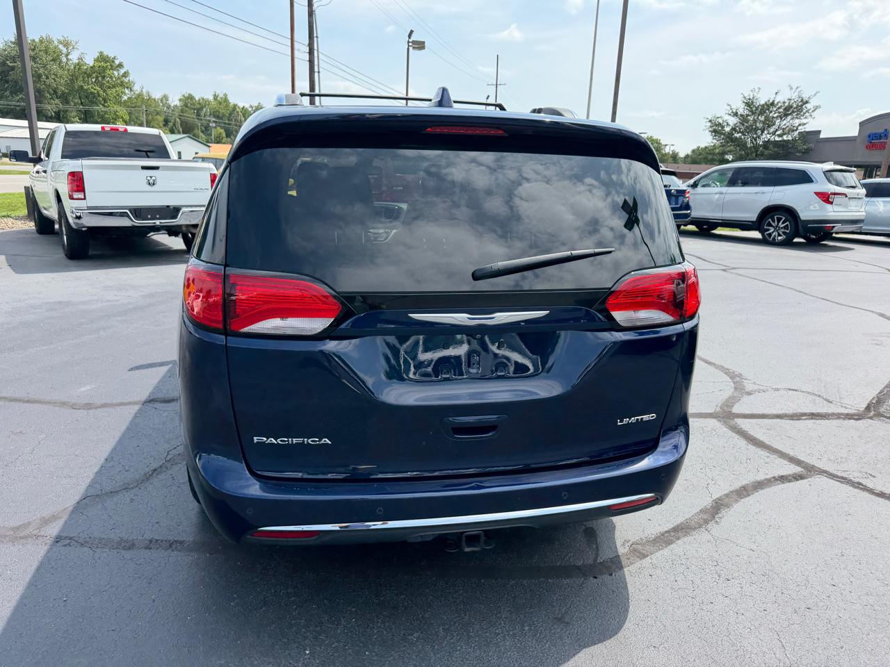 Chrysler Pacifica Limited FWD 2018