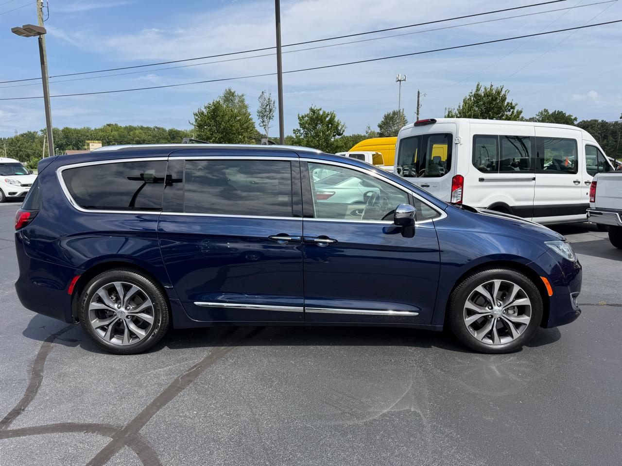 Chrysler Pacifica Limited FWD 2018
