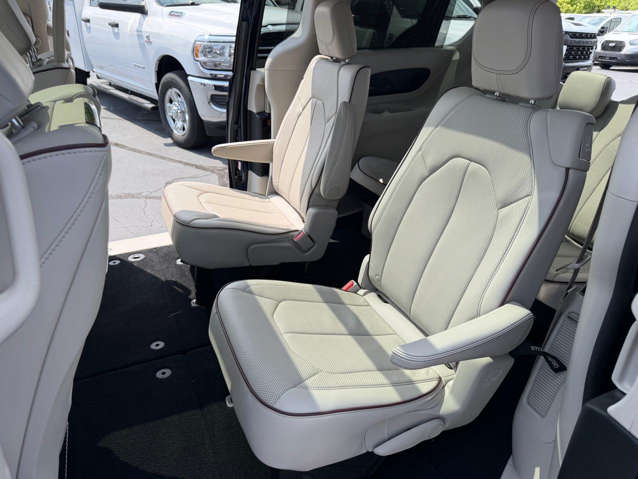 Chrysler Pacifica Limited FWD 2018
