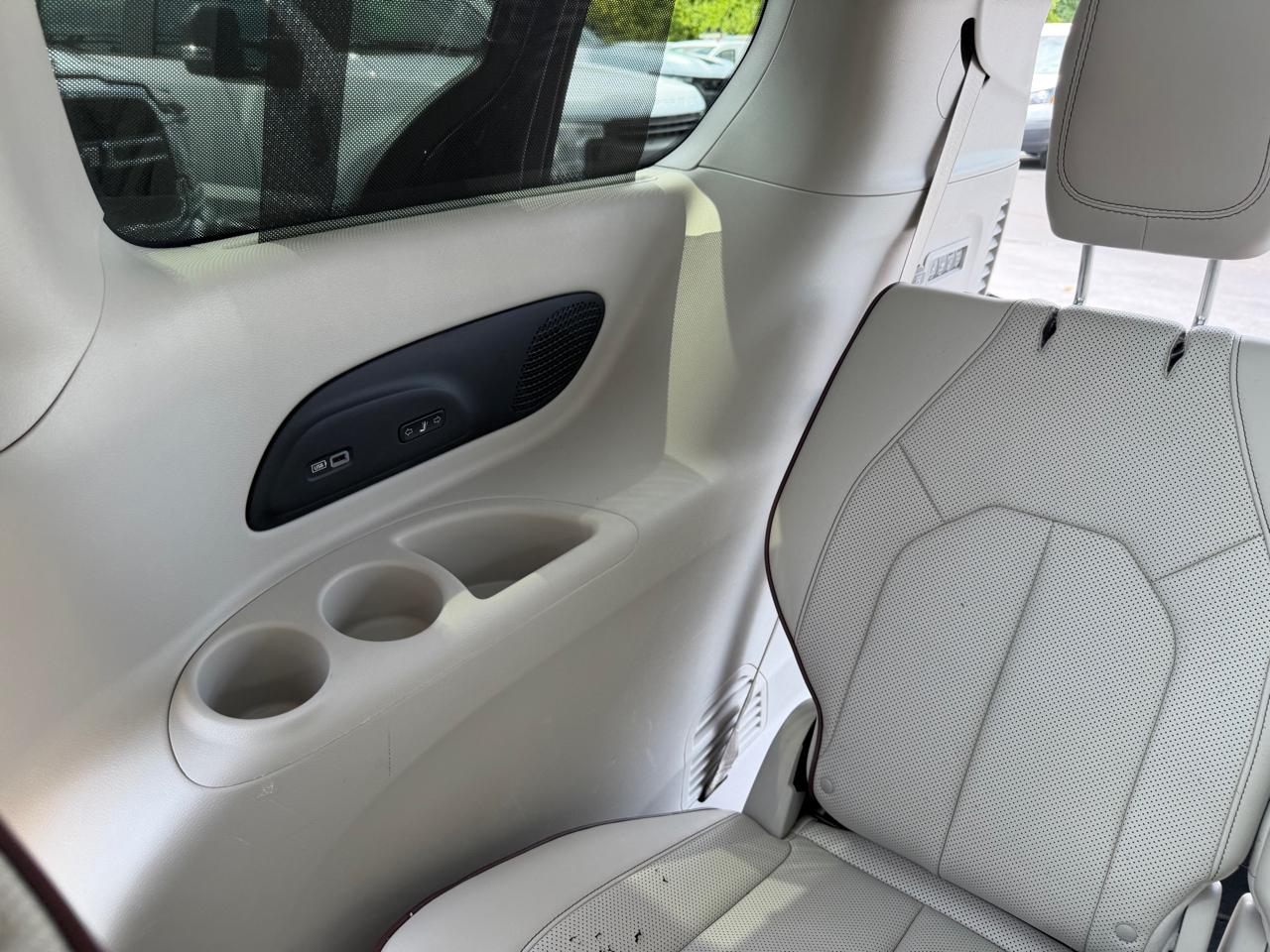 Chrysler Pacifica Limited FWD 2018