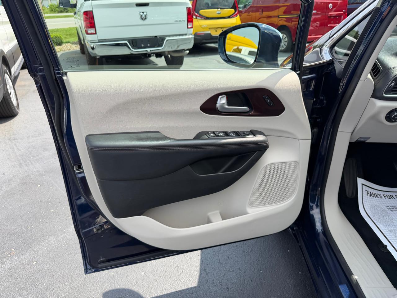 Chrysler Pacifica Limited FWD 2018