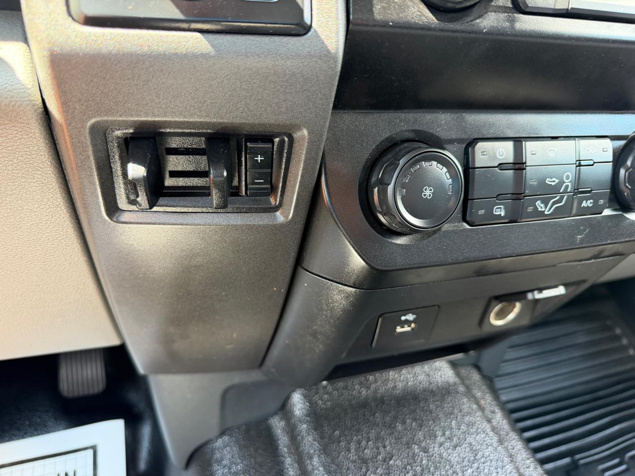Ford Super Duty F-250 SRW XL 4WD Crew Cab 8' Box 2022