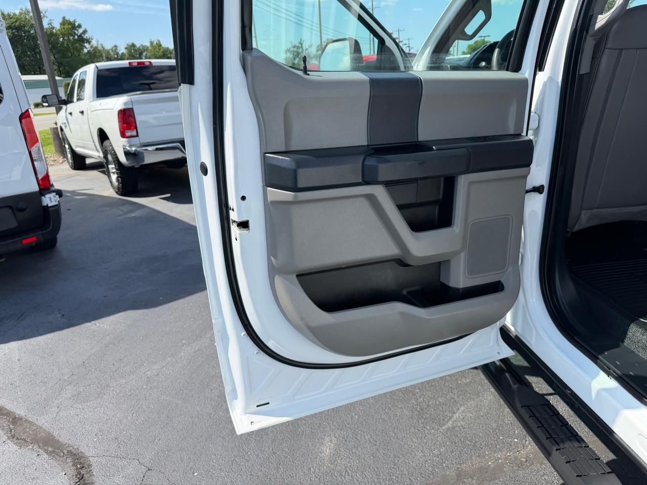 Ford Super Duty F-250 SRW XL 4WD Crew Cab 8' Box 2022