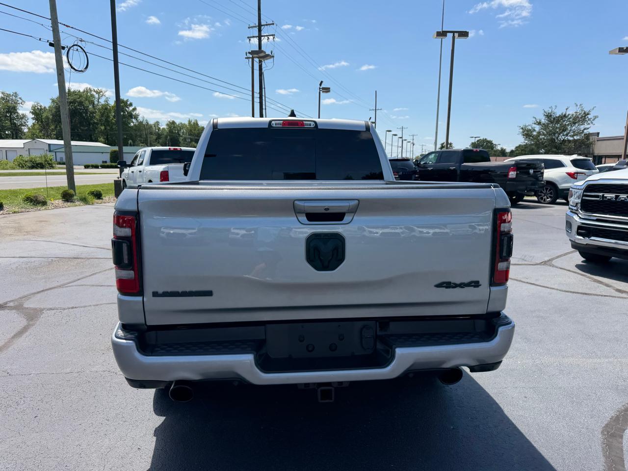 RAM 1500 Laramie 4x4 Crew Cab 5'7" Box 2022