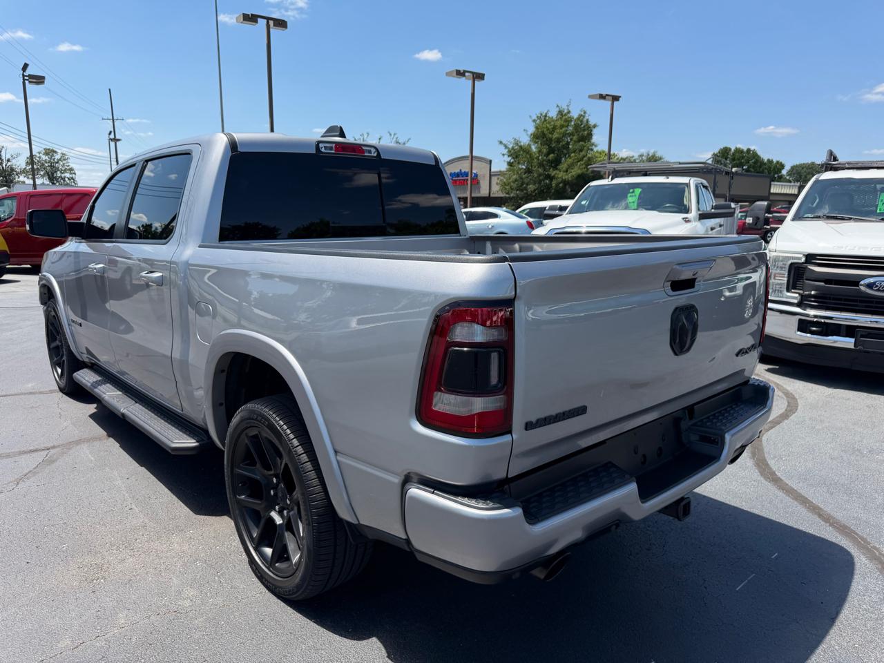 RAM 1500 Laramie 4x4 Crew Cab 5'7" Box 2022