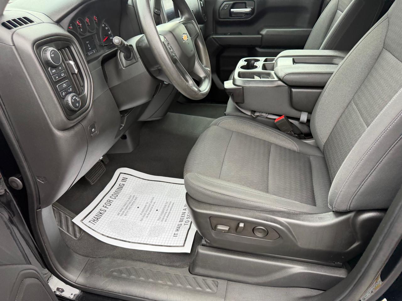 Chevrolet Silverado 1500 4WD Crew Cab 147" Custom 2022
