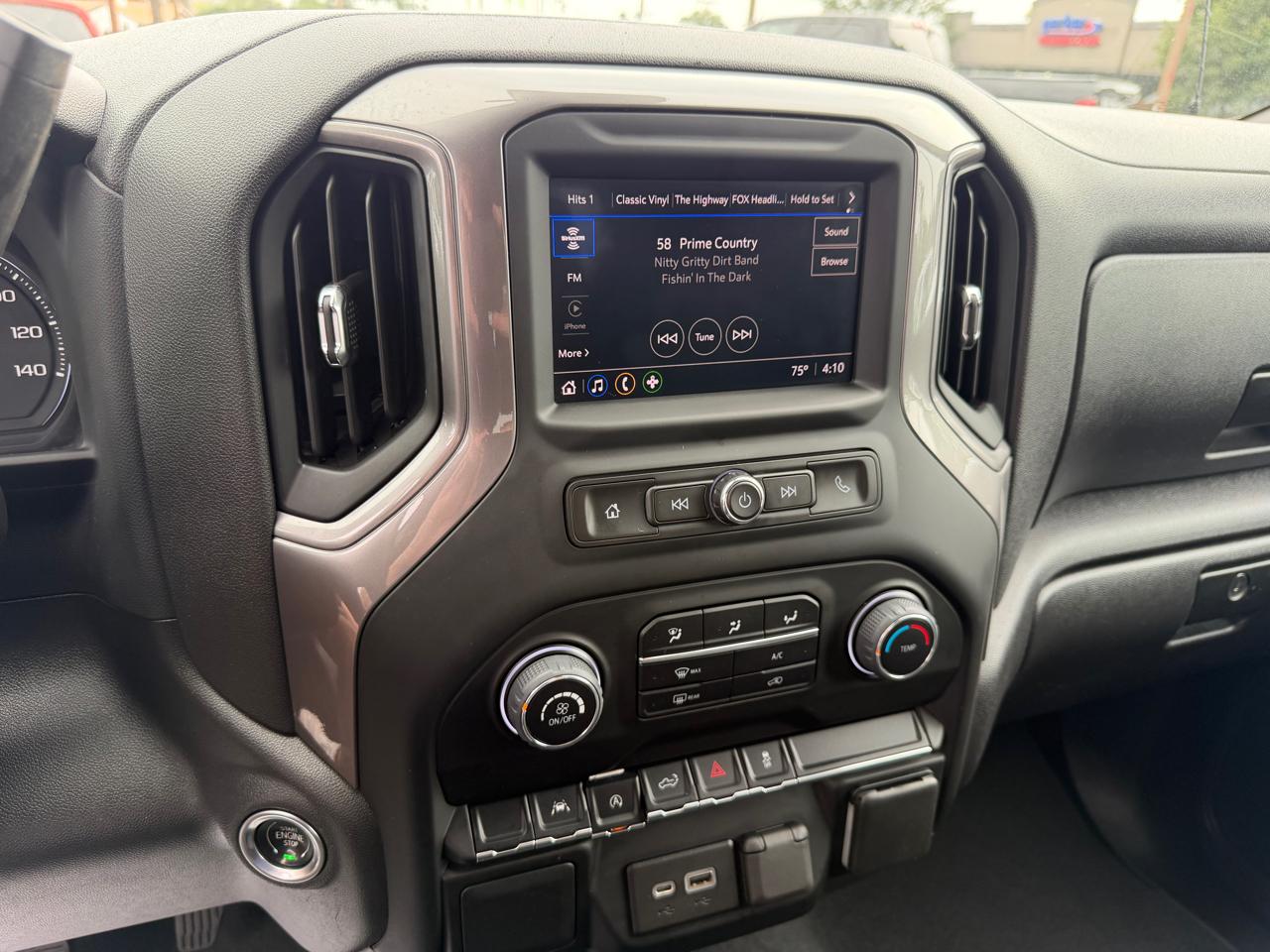 Chevrolet Silverado 1500 4WD Crew Cab 147" Custom 2022