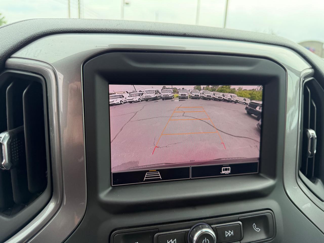 Chevrolet Silverado 1500 4WD Crew Cab 147" Custom 2022