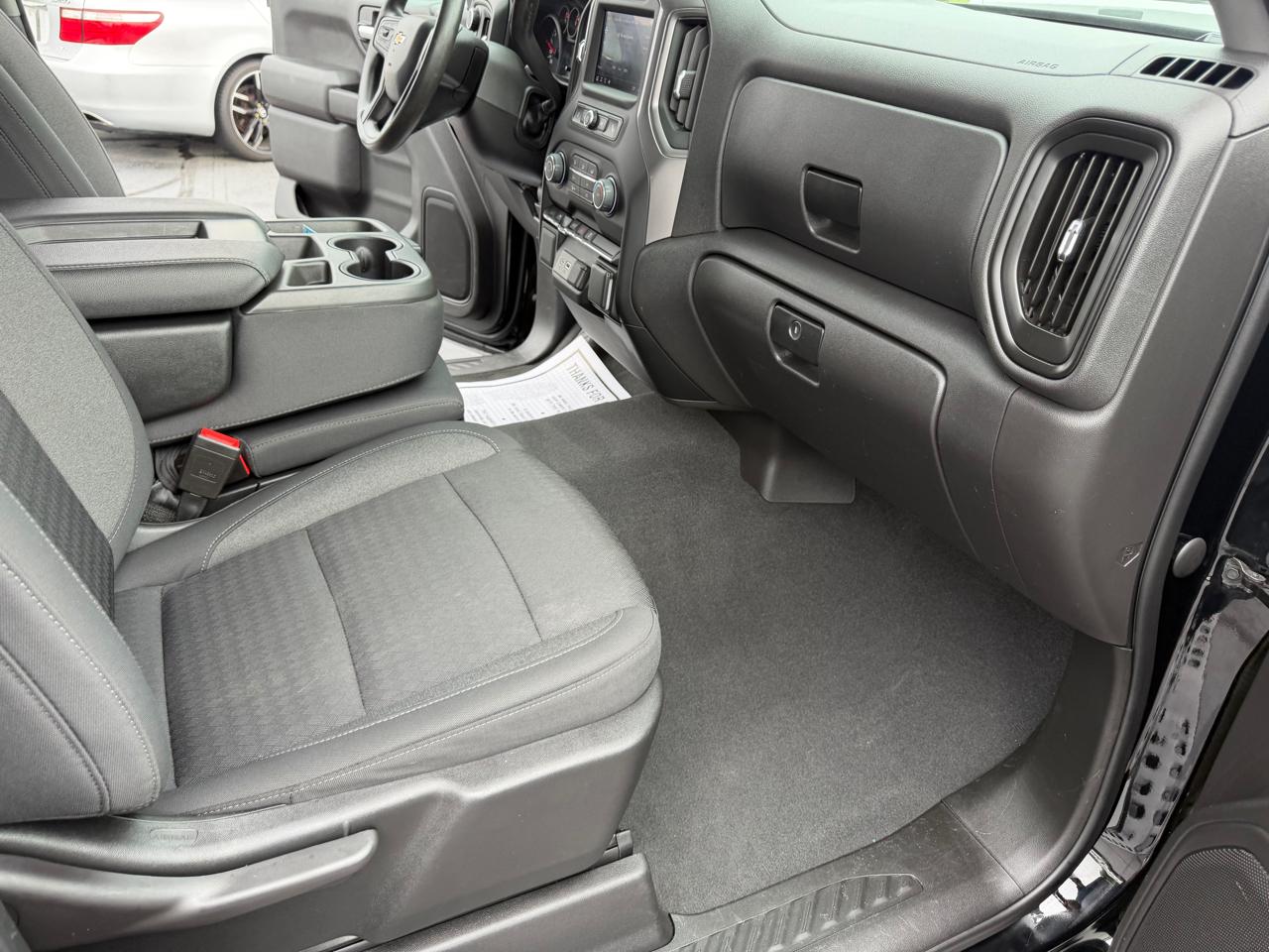 Chevrolet Silverado 1500 4WD Crew Cab 147" Custom 2022
