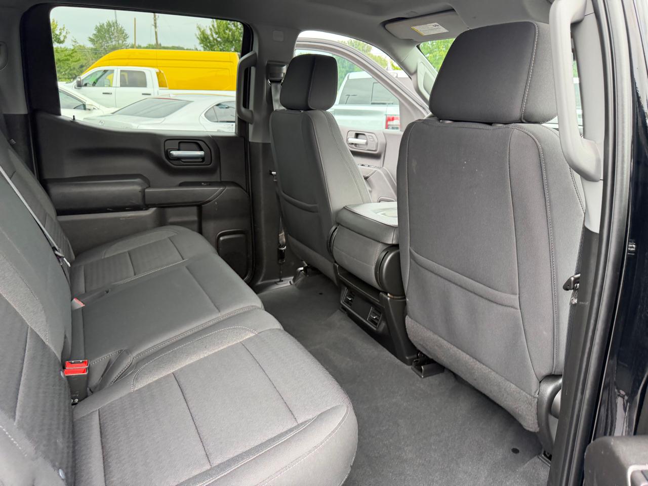 Chevrolet Silverado 1500 4WD Crew Cab 147" Custom 2022