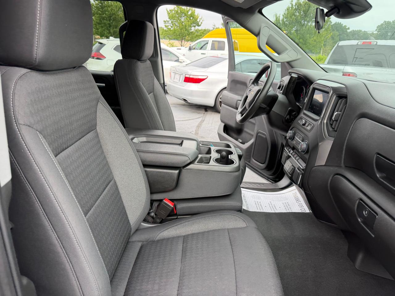 Chevrolet Silverado 1500 4WD Crew Cab 147" Custom 2022