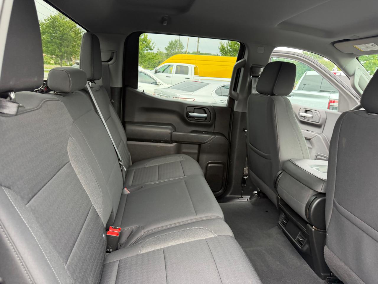 Chevrolet Silverado 1500 4WD Crew Cab 147" Custom 2022