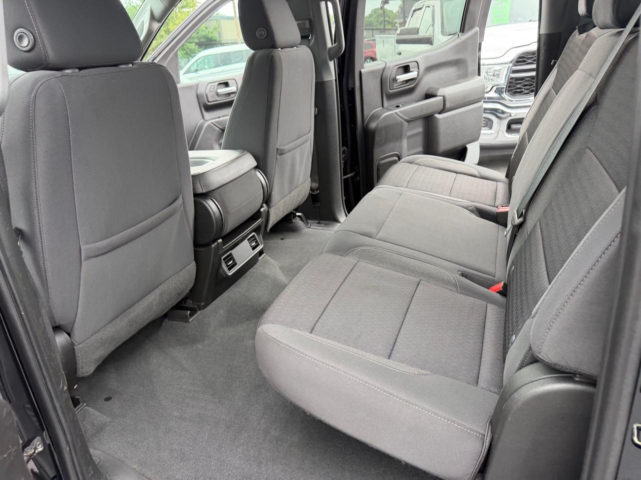 Chevrolet Silverado 1500 4WD Crew Cab 147" Custom 2022