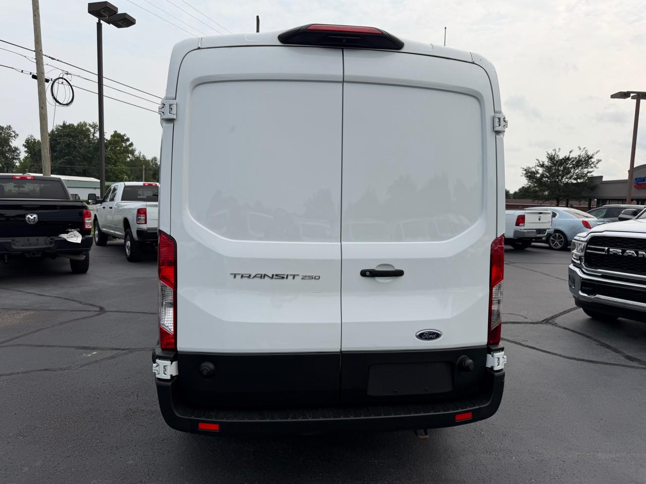 Ford Transit Cargo Van T-250 130" Med Rf 9070 GVWR RWD 2020