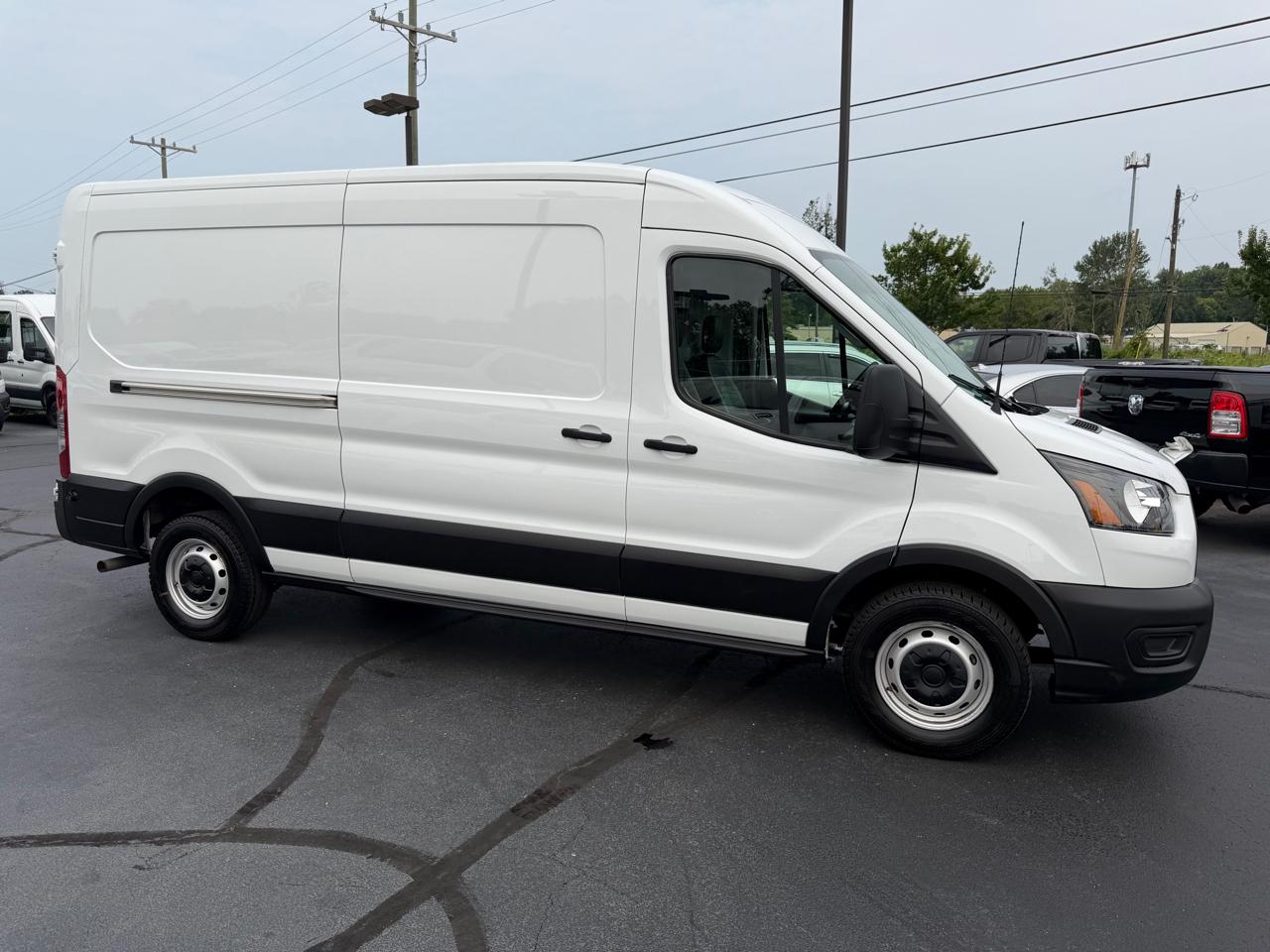Ford Transit Cargo Van T-250 130" Med Rf 9070 GVWR RWD 2020