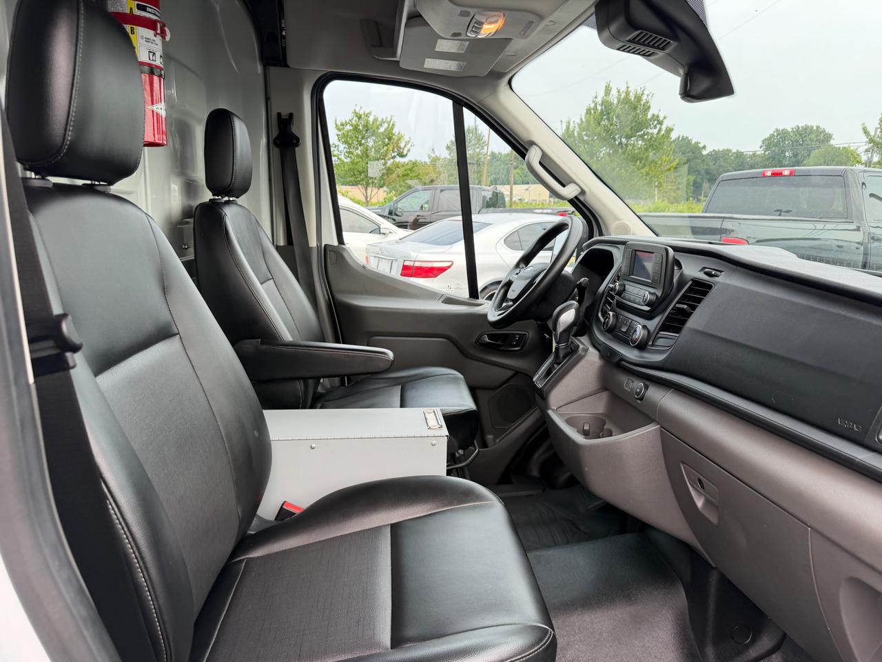 Ford Transit Cargo Van T-250 130" Med Rf 9070 GVWR RWD 2020