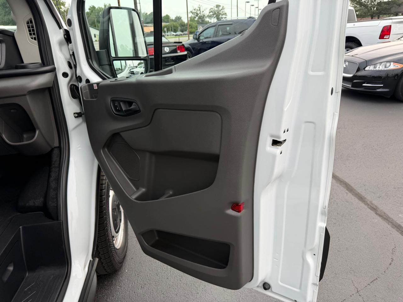 Ford Transit Cargo Van T-250 130" Med Rf 9070 GVWR RWD 2020