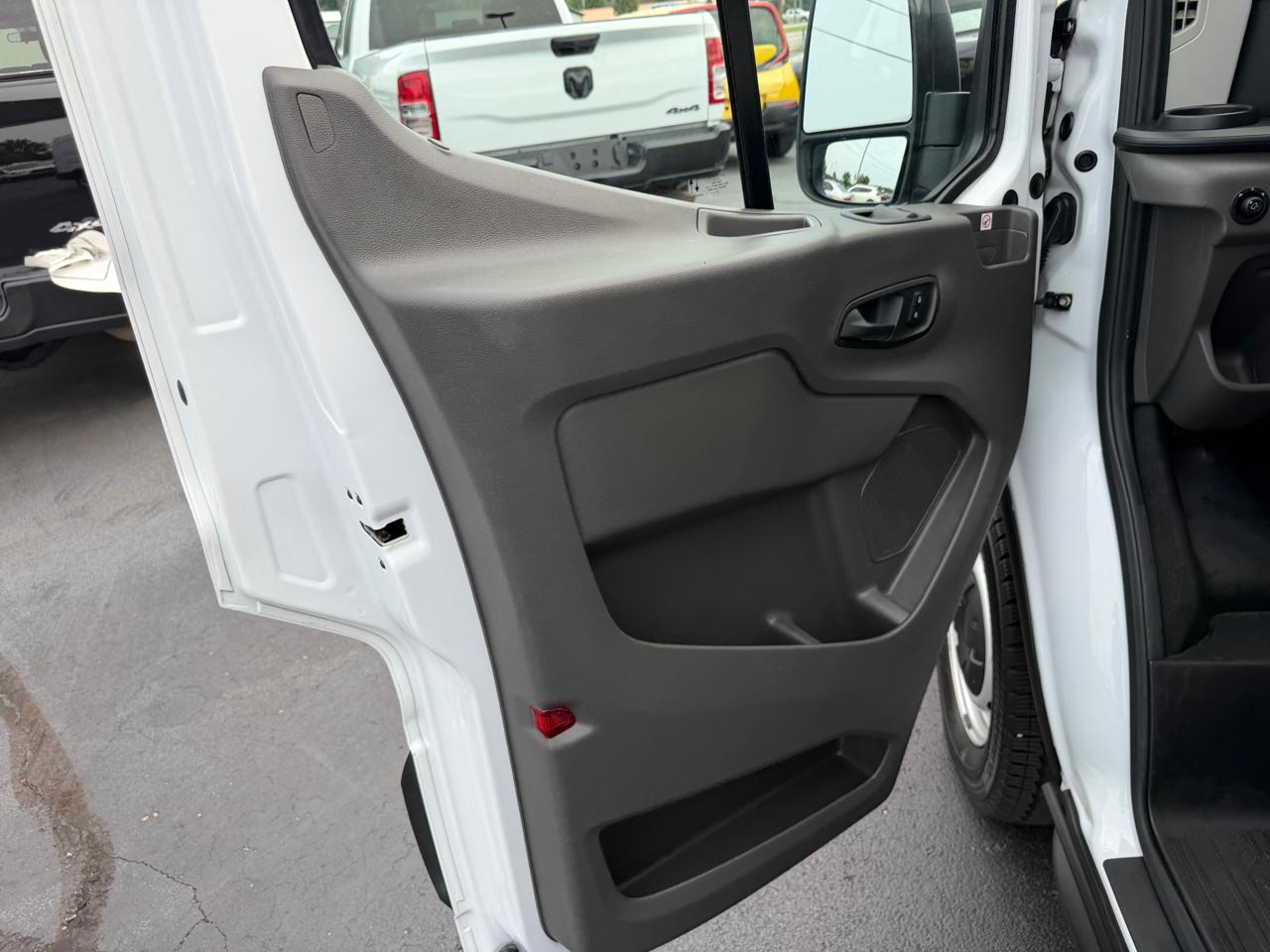 Ford Transit Cargo Van T-250 130" Med Rf 9070 GVWR RWD 2020