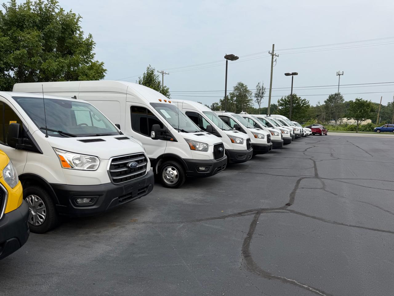 Ford Transit Cargo Van T-250 130" Med Rf 9070 GVWR RWD 2020