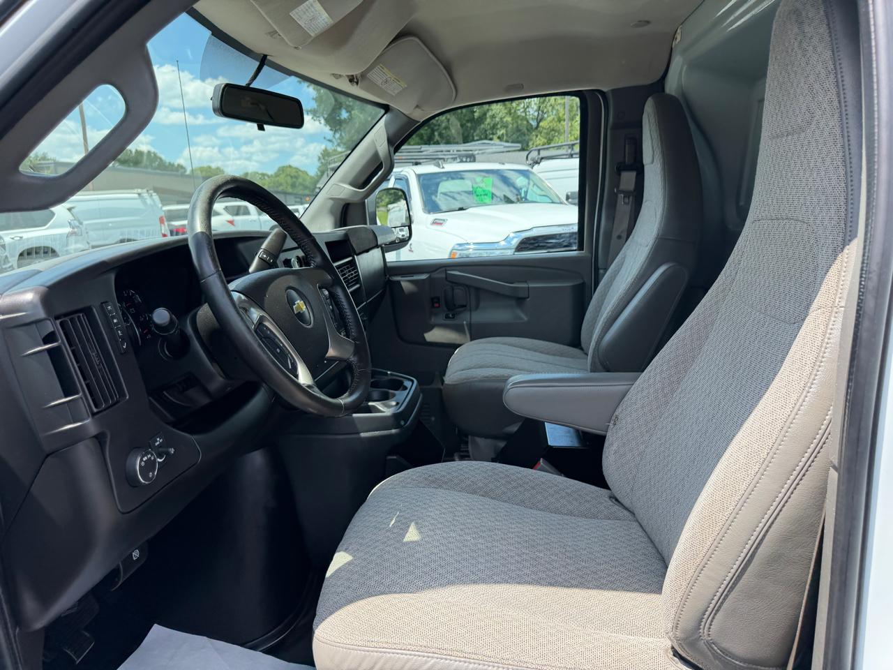 Chevrolet Express Cargo Van RWD 2500 135" 2016
