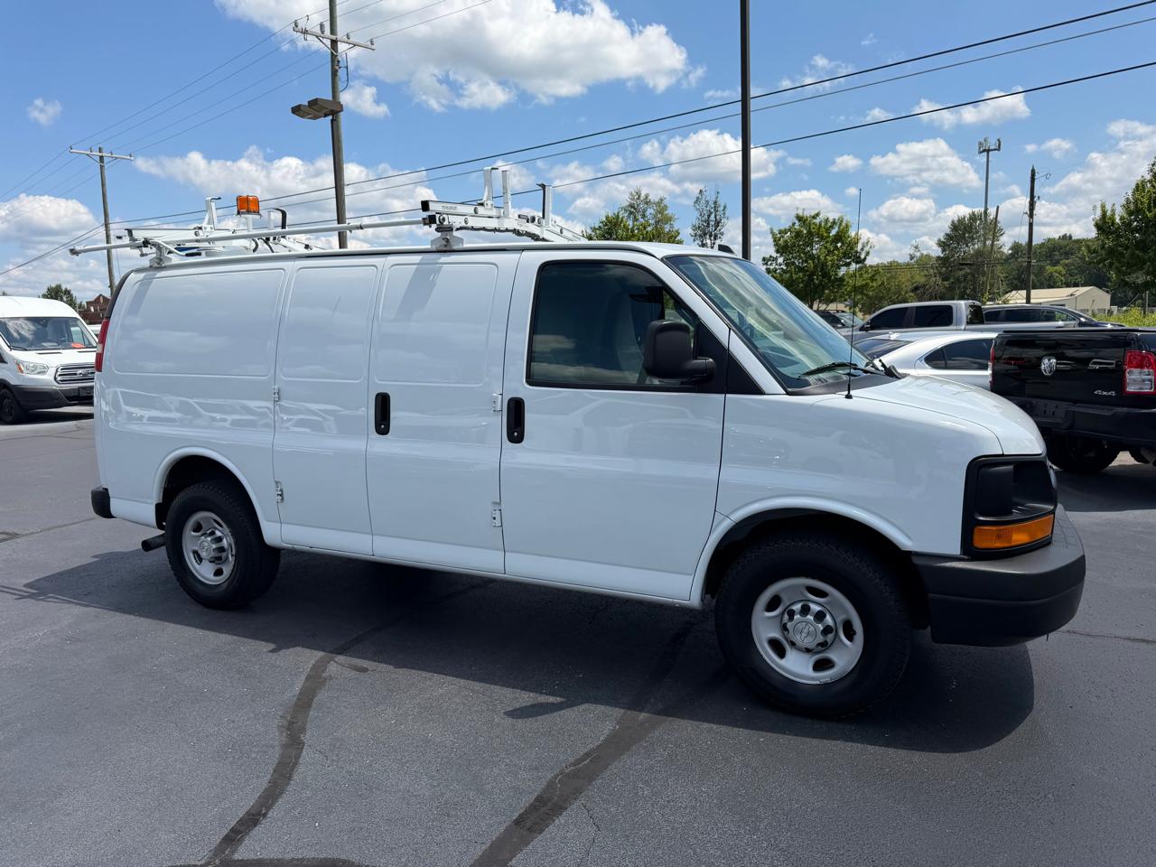 Chevrolet Express Cargo Van RWD 2500 135" 2016
