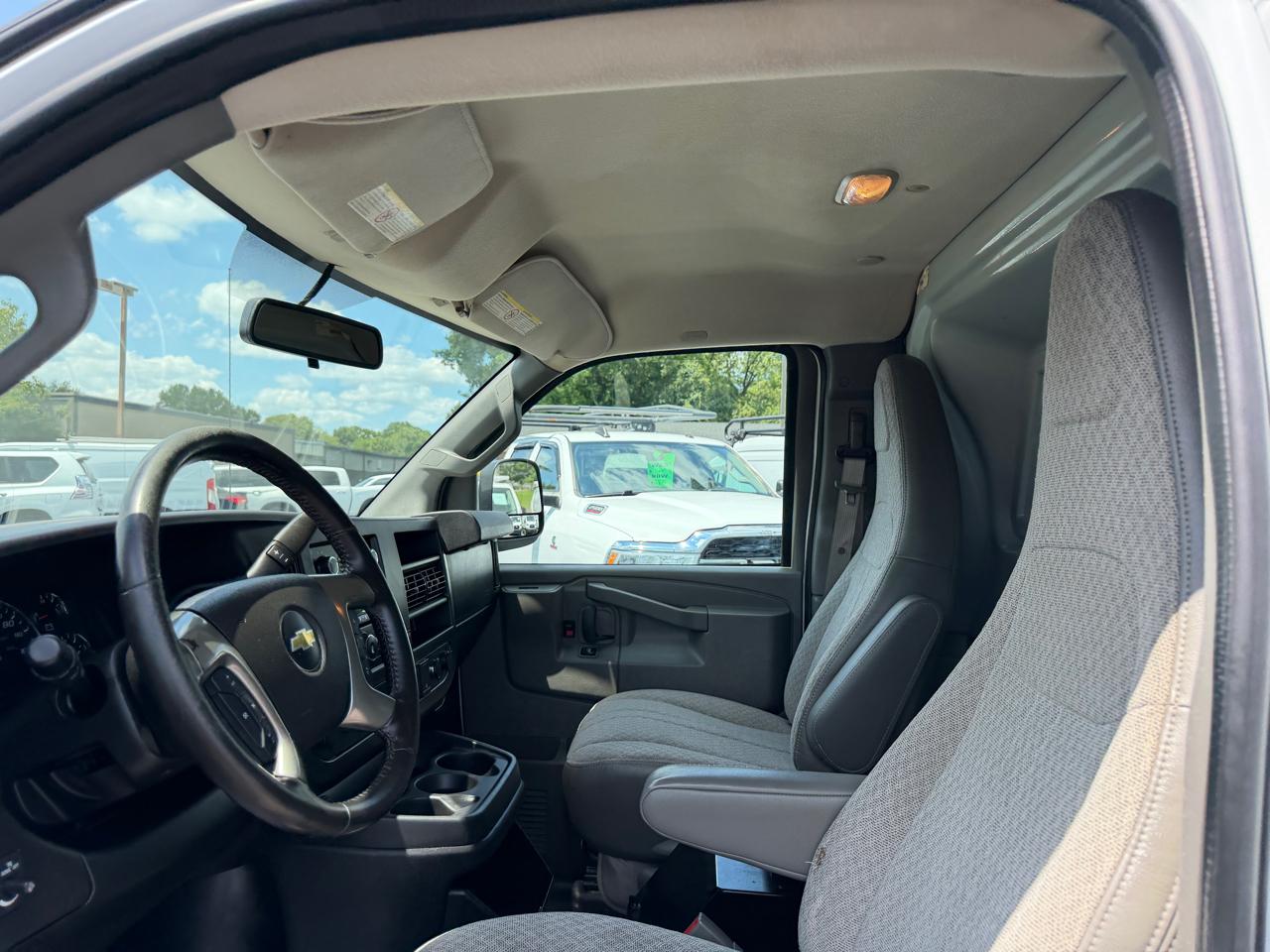 Chevrolet Express Cargo Van RWD 2500 135" 2016