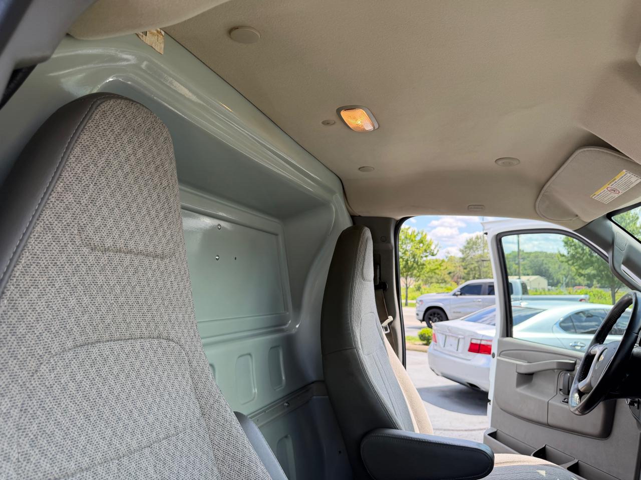 Chevrolet Express Cargo Van RWD 2500 135" 2016