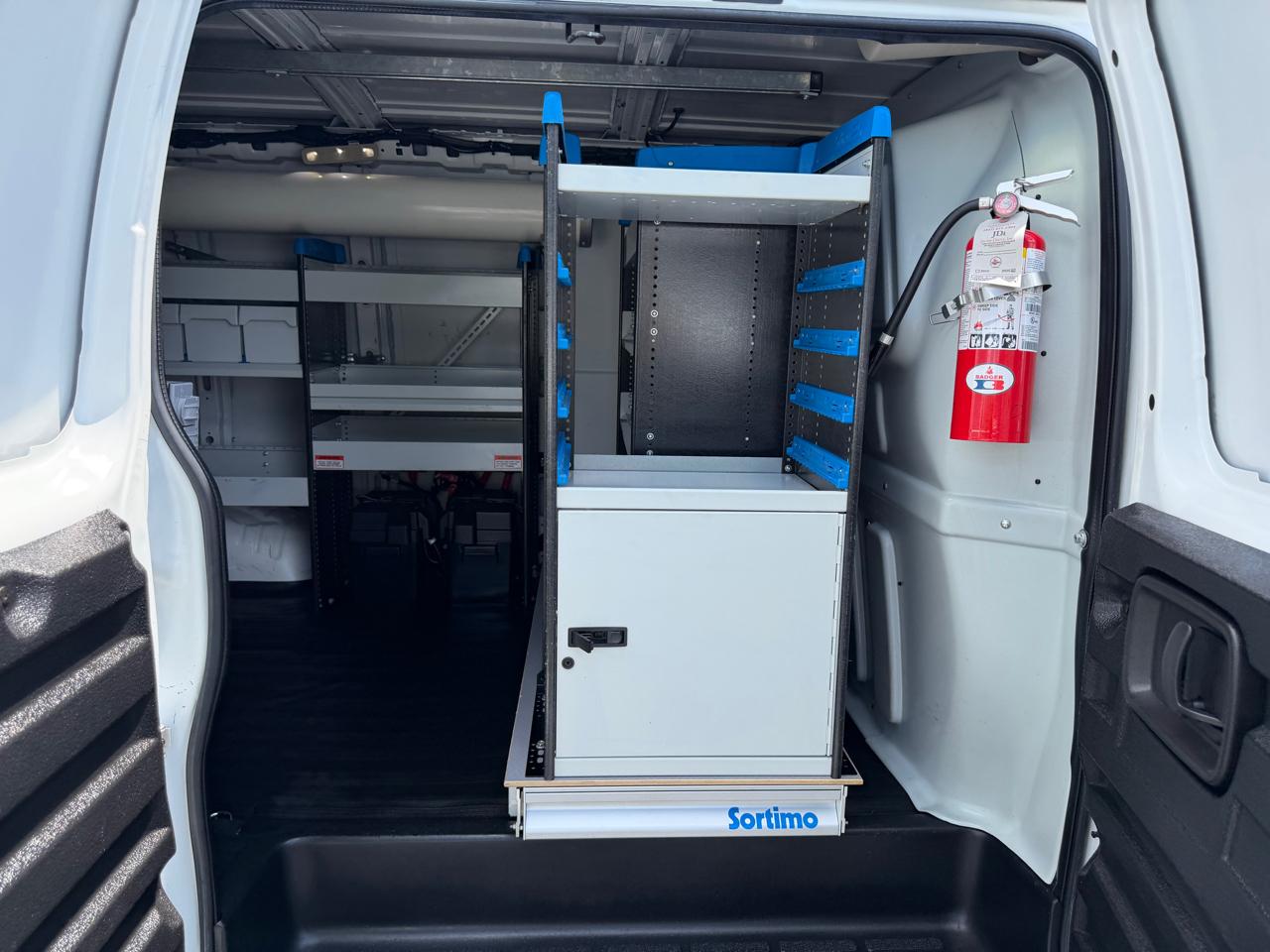 Chevrolet Express Cargo Van RWD 2500 135" 2016