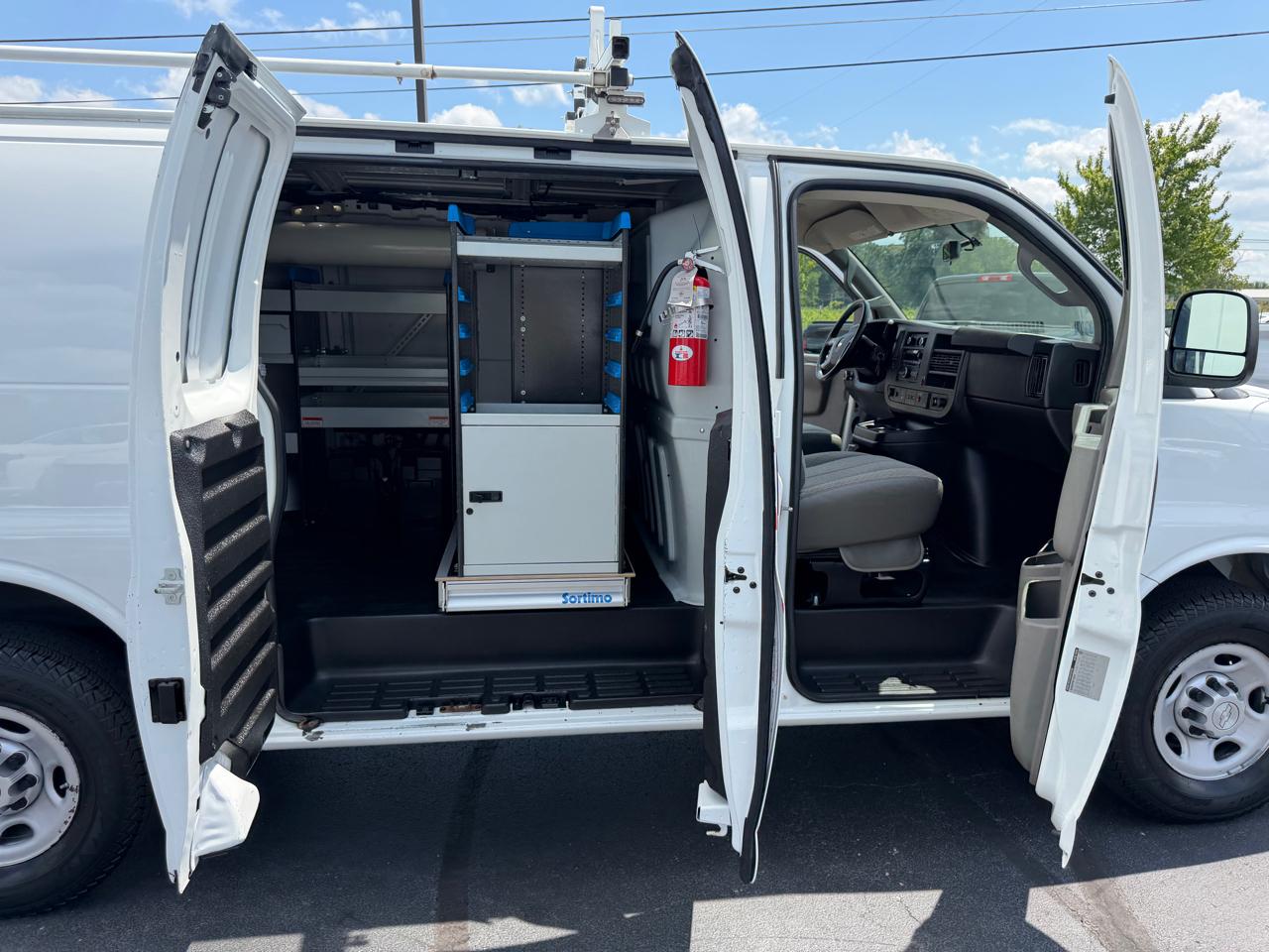 Chevrolet Express Cargo Van RWD 2500 135" 2016