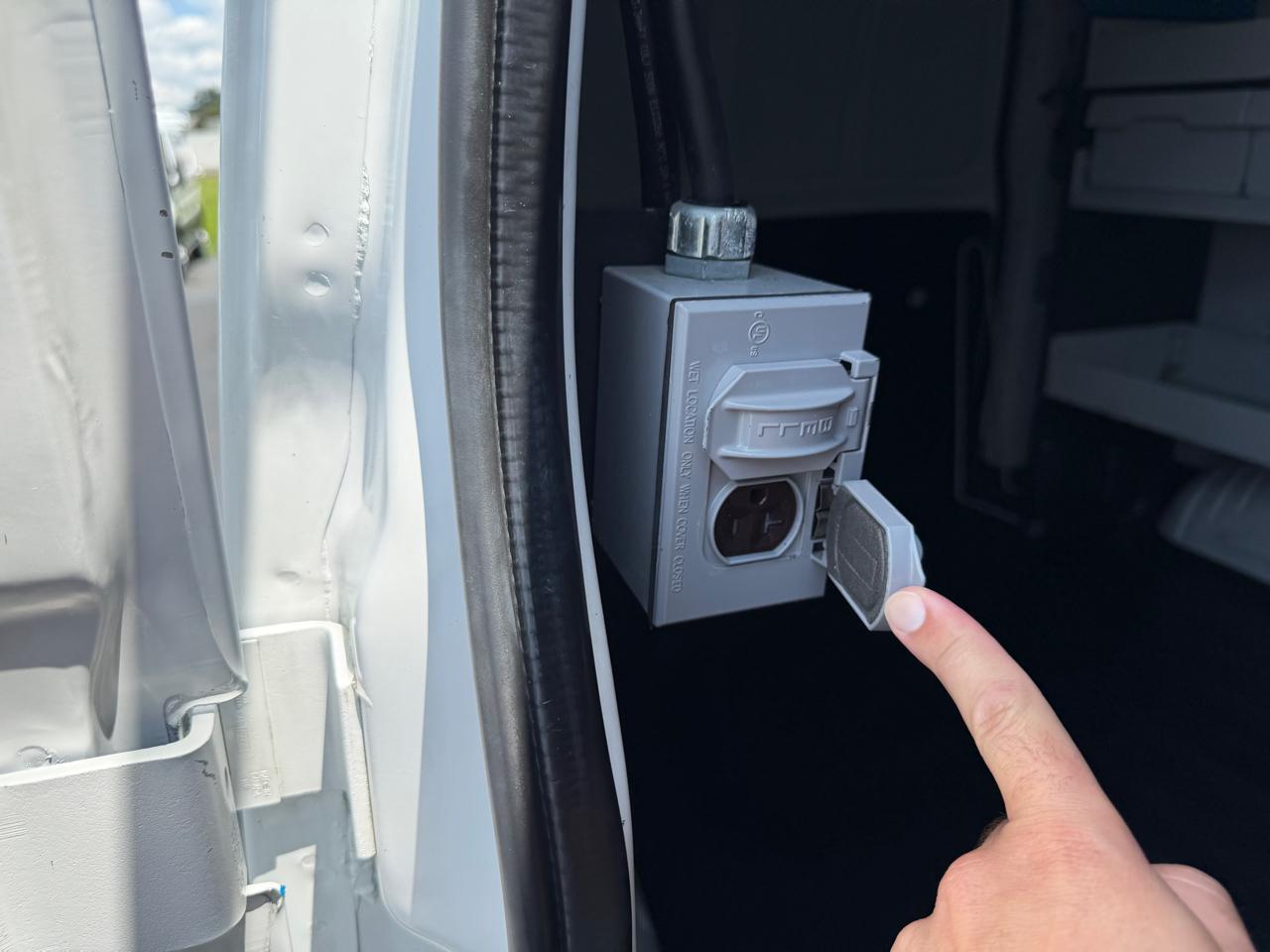Chevrolet Express Cargo Van RWD 2500 135" 2016