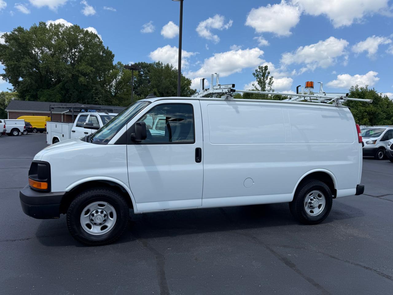 Chevrolet Express Cargo Van RWD 2500 135" 2016