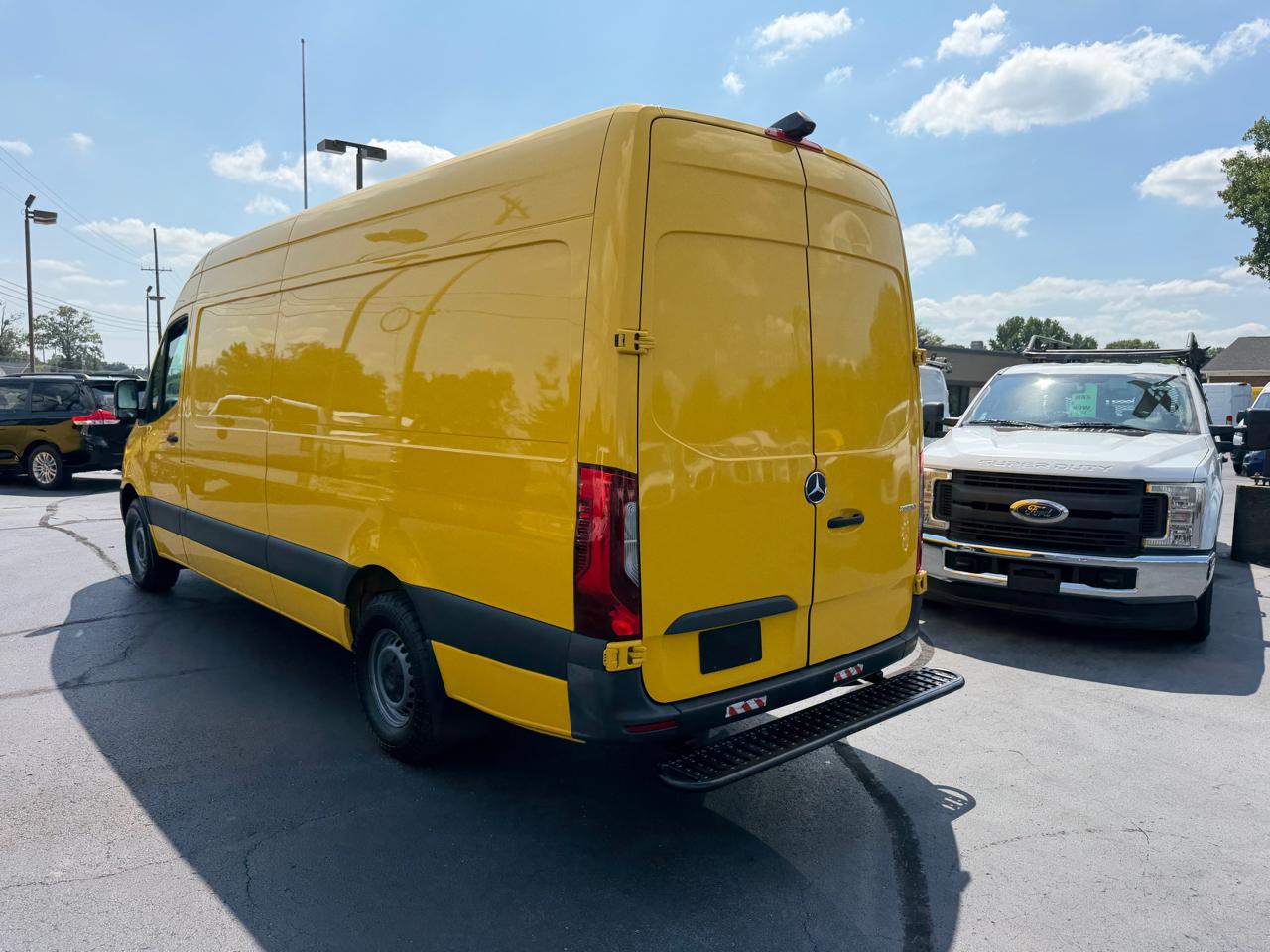 Mercedes-Benz Sprinter Cargo Van 2500 High Roof I4 Gas 170" RWD 2021