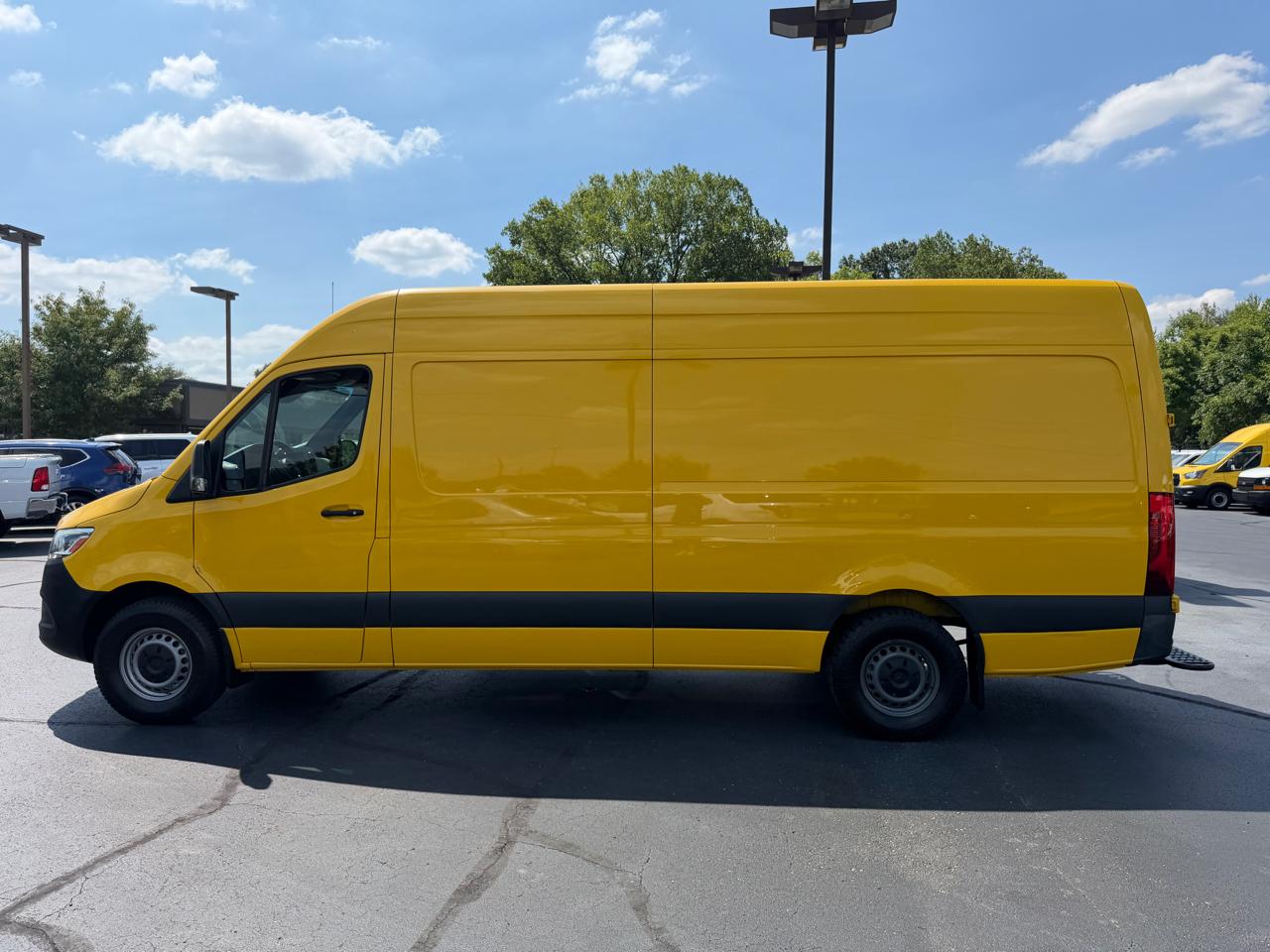 Mercedes-Benz Sprinter Cargo Van 2500 High Roof I4 Gas 170" RWD 2021