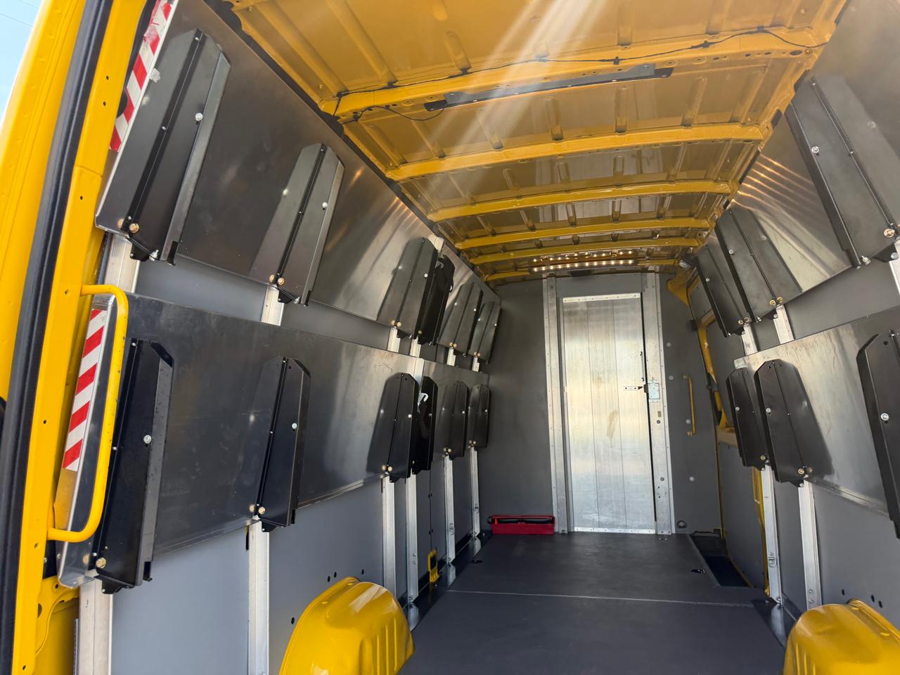 Mercedes-Benz Sprinter Cargo Van 2500 High Roof I4 Gas 170" RWD 2021