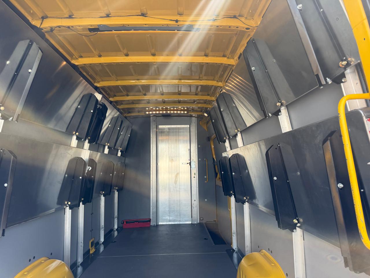 Mercedes-Benz Sprinter Cargo Van 2500 High Roof I4 Gas 170" RWD 2021