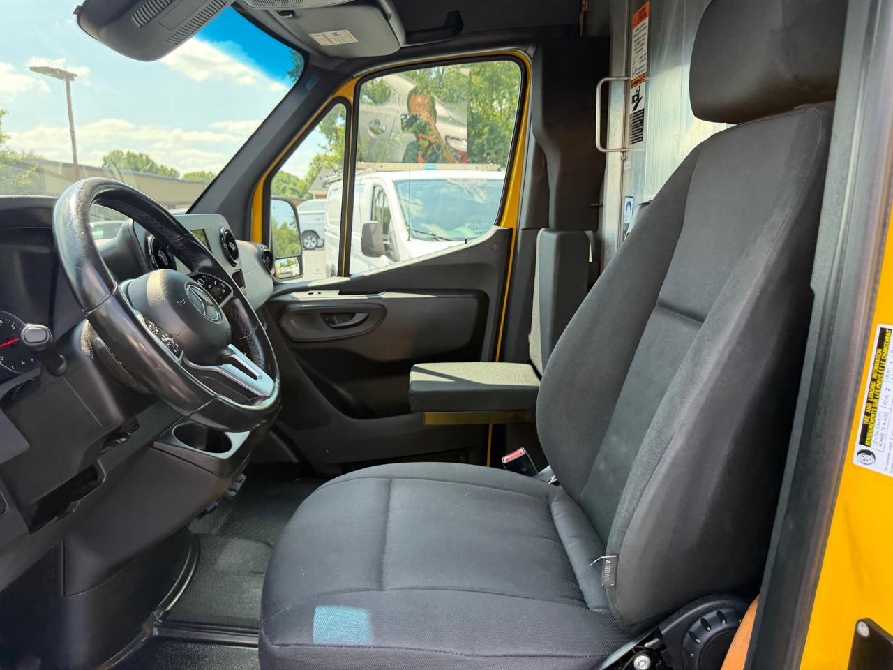 Mercedes-Benz Sprinter Cargo Van 2500 High Roof I4 Gas 170" RWD 2021