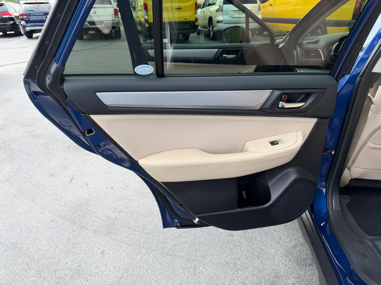Subaru Outback 4dr Wgn 2.5i Premium 2016