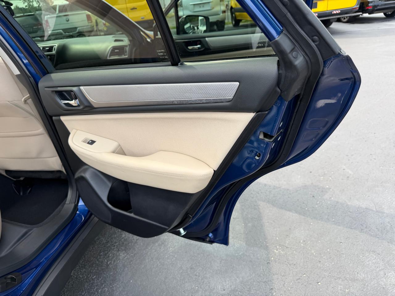 Subaru Outback 4dr Wgn 2.5i Premium 2016