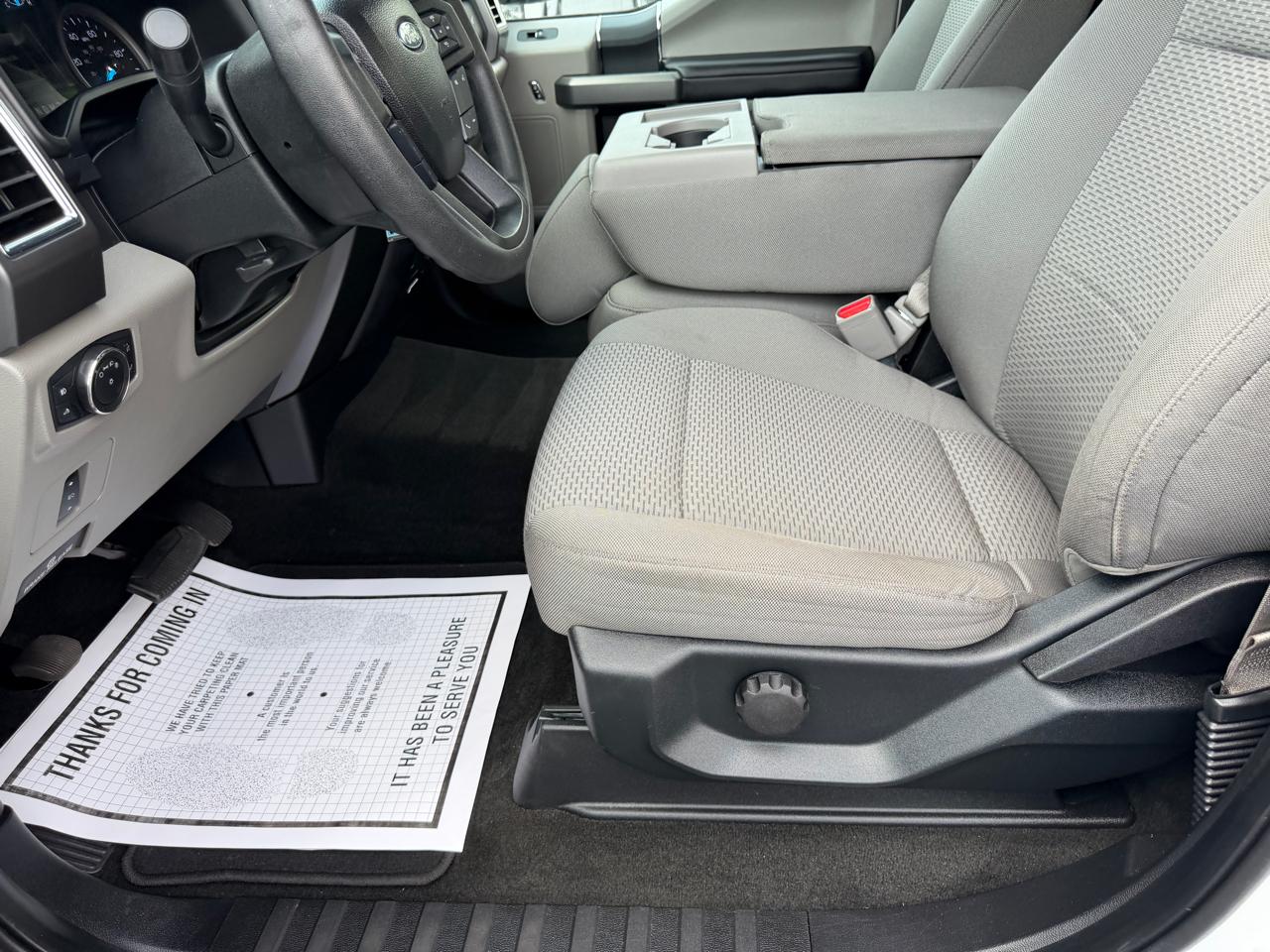 Ford Super Duty F-250 SRW XLT 4WD Reg Cab 8' Box 2017