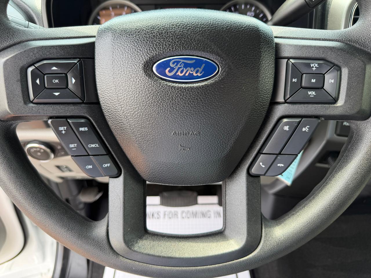 Ford Super Duty F-250 SRW XLT 4WD Reg Cab 8' Box 2017