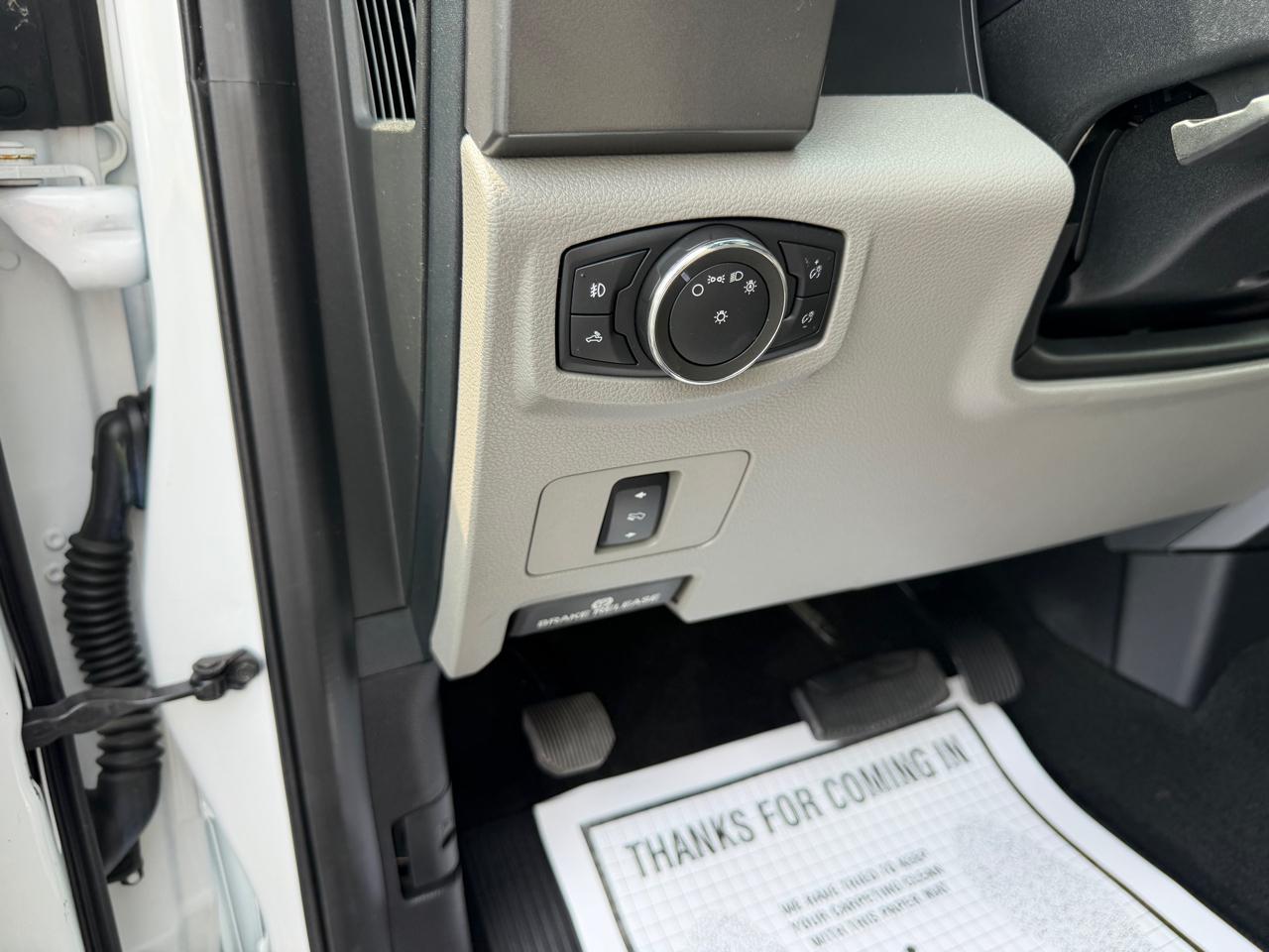 Ford Super Duty F-250 SRW XLT 4WD Reg Cab 8' Box 2017