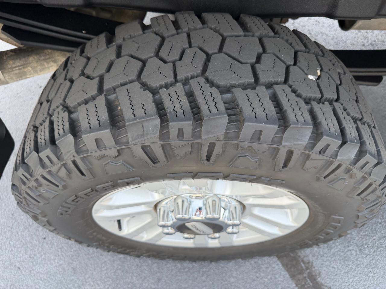 Ford Super Duty F-250 SRW XLT 4WD Reg Cab 8' Box 2017