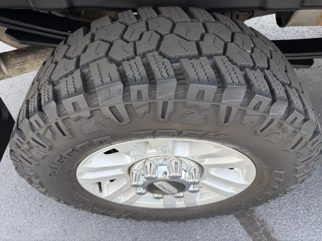 Ford Super Duty F-250 SRW XLT 4WD Reg Cab 8' Box 2017
