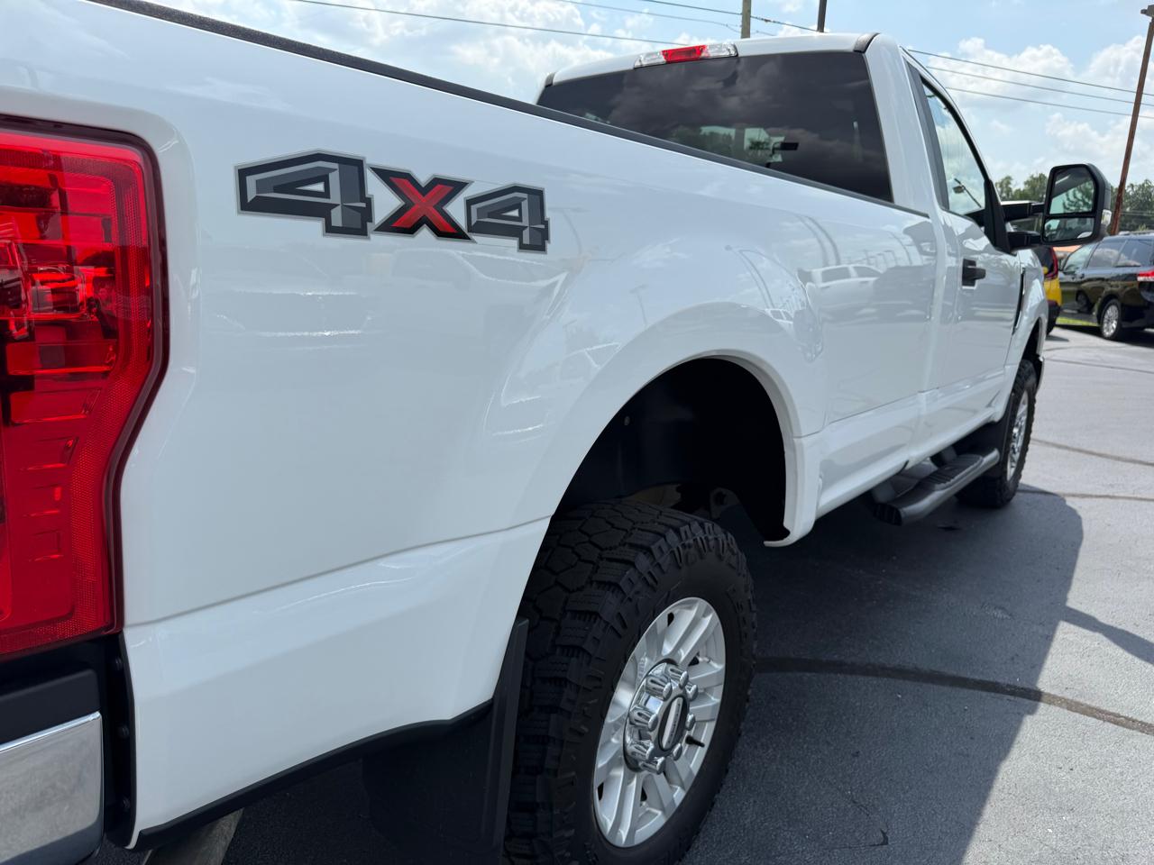 Ford Super Duty F-250 SRW XLT 4WD Reg Cab 8' Box 2017